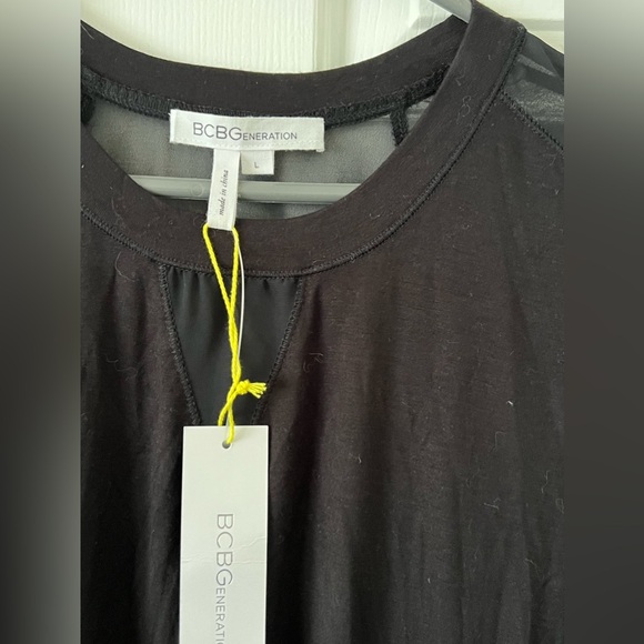 BCBG sheer back and sleeves top - Picture 3 of 3